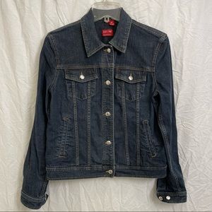 Ladies CHAPS Denim Jacket. Size Medium.